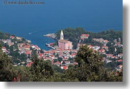 images/Europe/Croatia/VeliLosinj/town-church-n-boat.jpg