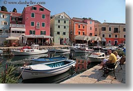 images/Europe/Croatia/VeliLosinj/veli_losinj-harbor-n-bldgs-3.jpg