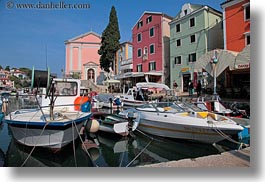 images/Europe/Croatia/VeliLosinj/veli_losinj-harbor-n-bldgs-4.jpg