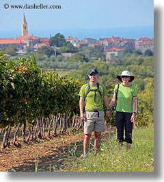 images/Europe/Croatia/WtGroupIstria2009/HelenePatrick/helene-n-patrick-by-vineyards-3.jpg