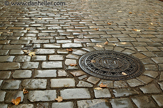 cesky-manhole-1.jpg