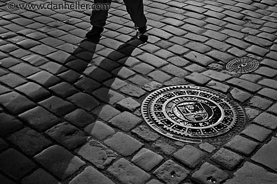 cesky-manhole-8-bw.jpg