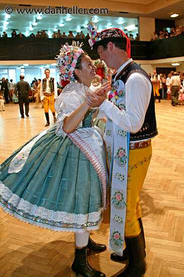 dancers-2.jpg