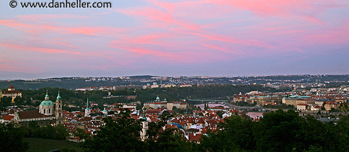 prague-eve-pano.jpg