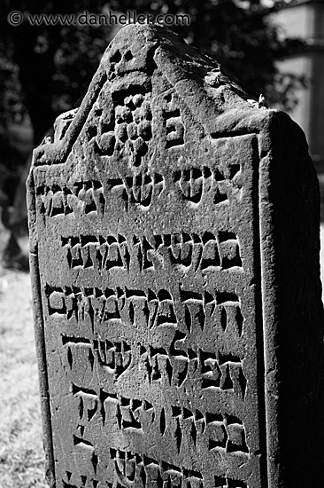 jewish-graves-08.jpg