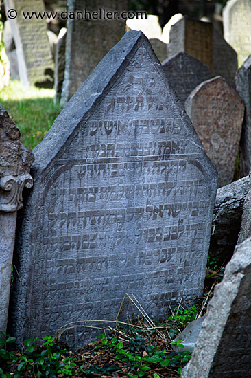 jewish-graves-13.jpg