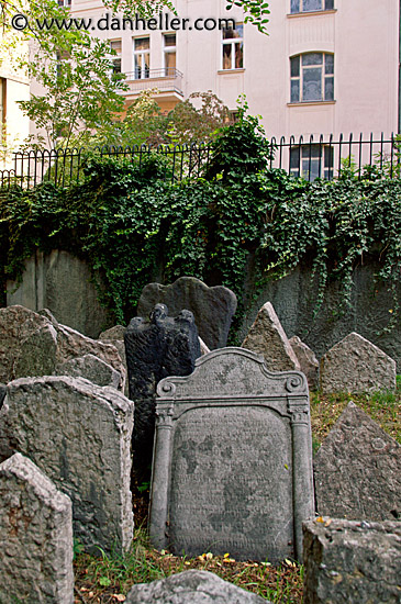 jewish-graves-14.jpg