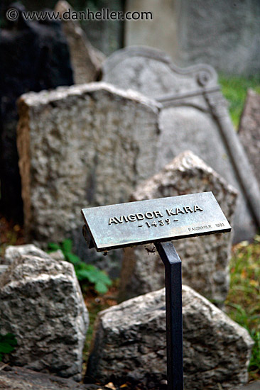 jewish-graves-15.jpg