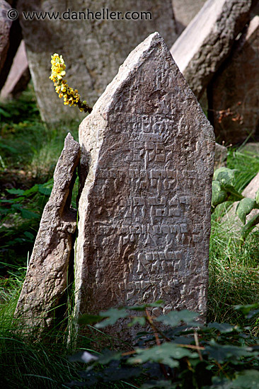 jewish-graves-17.jpg