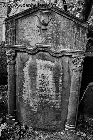 jewish-graves-23.jpg