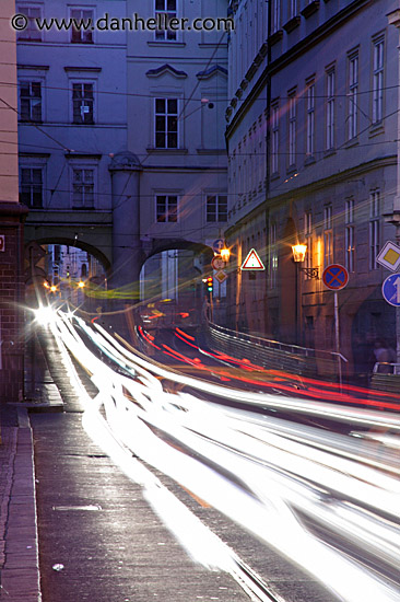 prague-nite-traffic-1.jpg