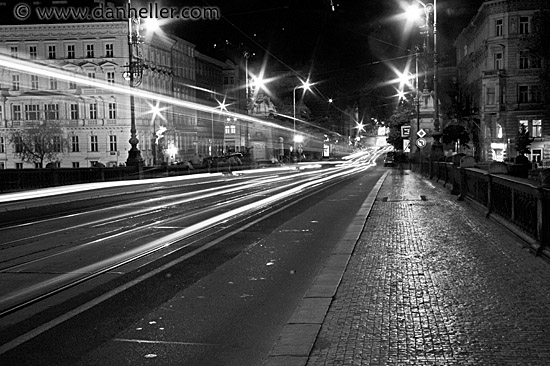 prague-nite-traffic-2-bw.jpg