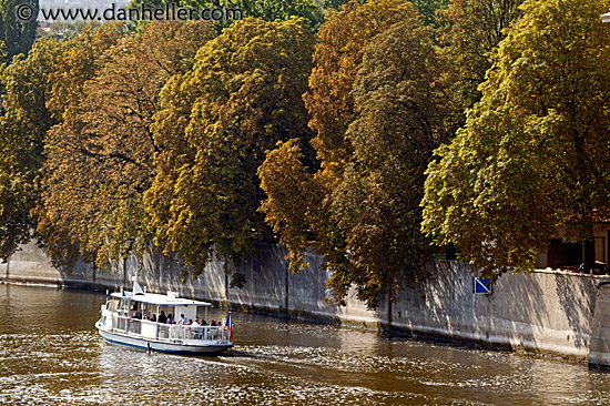 vltava-cruising-2.jpg