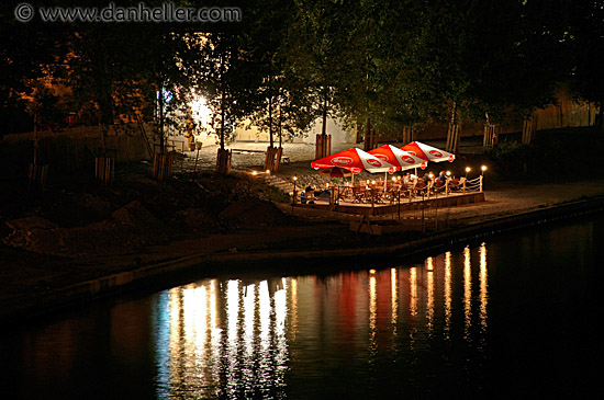 vltava-nite-cafe-2.jpg