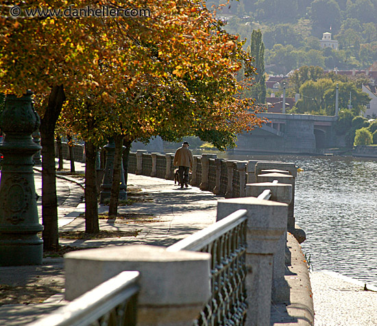 vltava-walk-1a.jpg