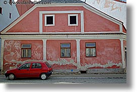 images/Europe/CzechRepublic/Slavonice/red-car-bldg.jpg