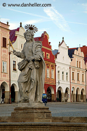 telc-statue.jpg