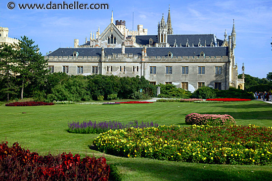 chateau-gardens-1.jpg