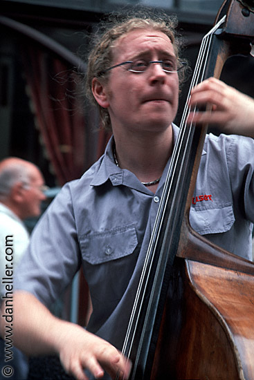 upright-bassplayer.jpg