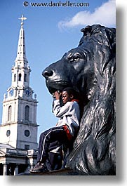 images/Europe/England/London/Trafalgar/lion-pose-5.jpg