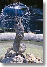 images/Europe/France/Cannes/fish-fountain.jpg