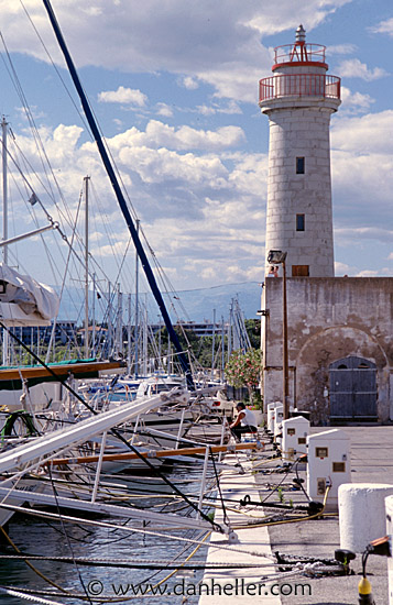 prov-lighthouse01.jpg