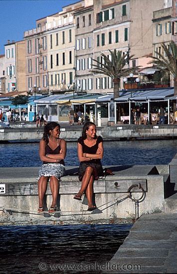 gals-on-dock.jpg