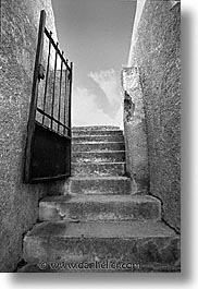 images/Europe/France/Corsica/Bonifacio/Town/stairs-gate-bw.jpg