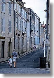 images/Europe/France/IleDeRe/ile_de_re-sidewalk-2.jpg