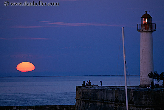 lighthouse-n-sunset-4.jpg