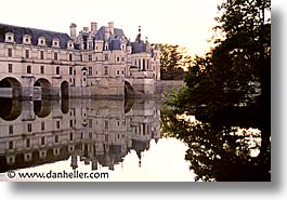 images/Europe/France/LoireValley/Castles/bridge02.jpg