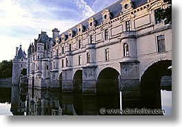 images/Europe/France/LoireValley/Castles/bridge03.jpg