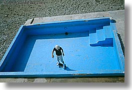 images/Europe/France/Nice/boy-skateboard-swimming_pool.jpg