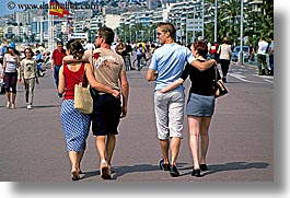 images/Europe/France/Nice/couples-walking.jpg