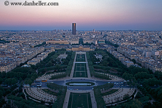 parc_du_champs_de_mars-dusk-aerial-1.jpg