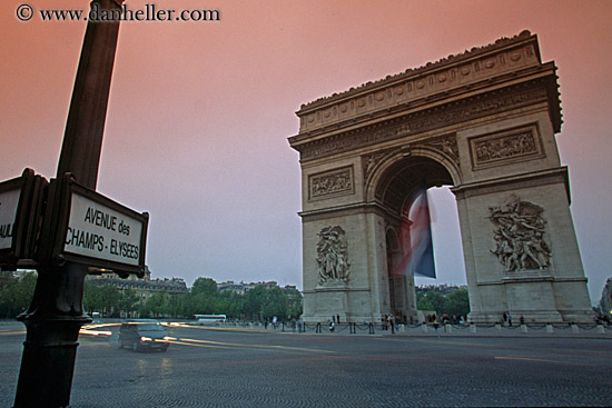 arc_de_triomphe-n-traffic-3.jpg