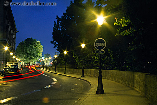 nite-street-car-light_streaks.jpg