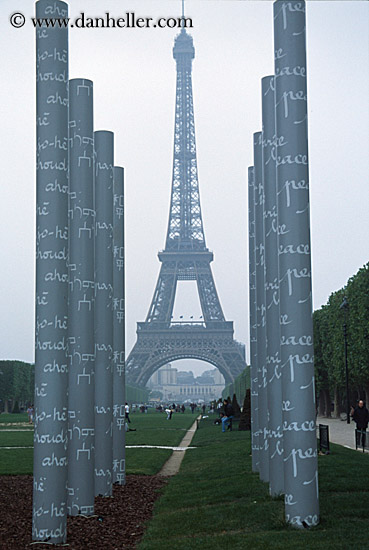 eiffel_toer-n-peace-script-art-pillars.jpg