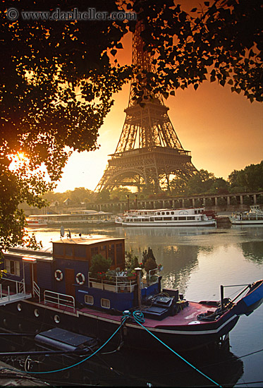 eiffel_tower-n-sunrise-on-seine-1.jpg