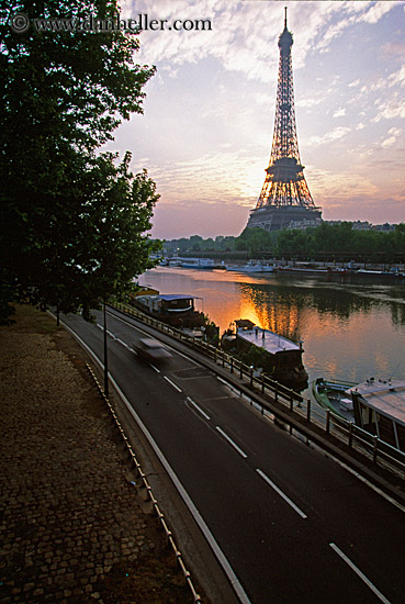 eiffel_tower-n-sunrise-on-seine-5.jpg