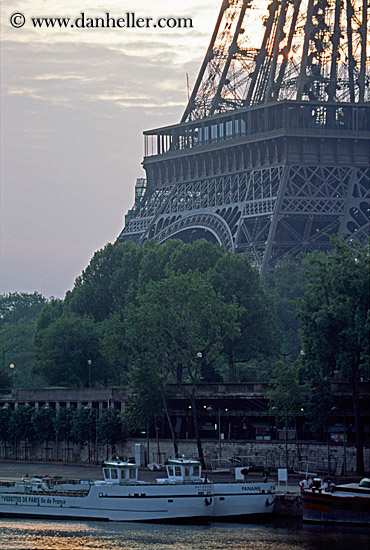 eiffel_tower-n-sunrise-on-seine-6.jpg