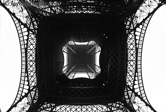 eiffel_tower-upview-bw.jpg