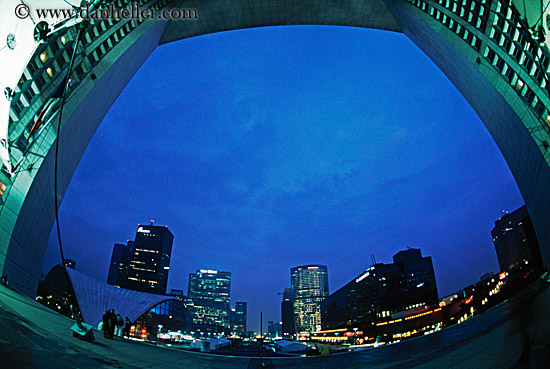 grand-arch-fisheye-n-cityscape.jpg