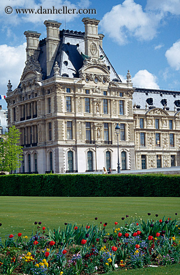 louvre-n-flowers-3.jpg