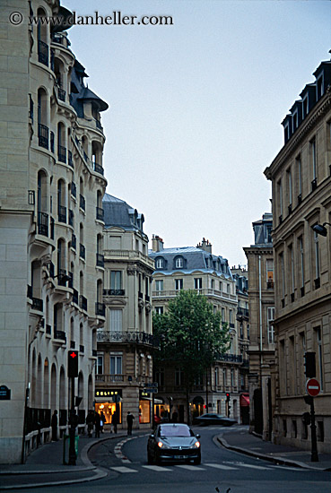 car-at-dusk.jpg