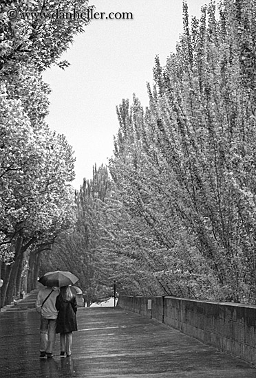 couple-walking-w-umbrella-1-bw.jpg