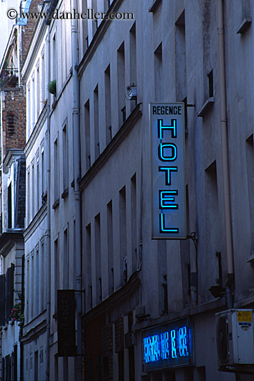 hotel-sign.jpg