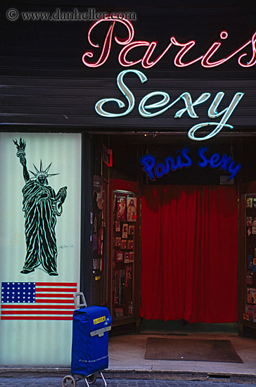 paris-sexy-american-flag.jpg