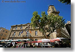 images/Europe/France/Provence/Aix/CityHall/city_hall-n-tree-market.jpg