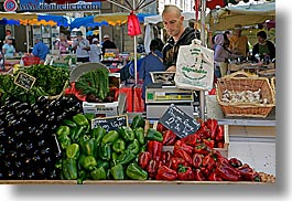 images/Europe/France/Provence/Aix/Food/red-n-green-peppers.jpg